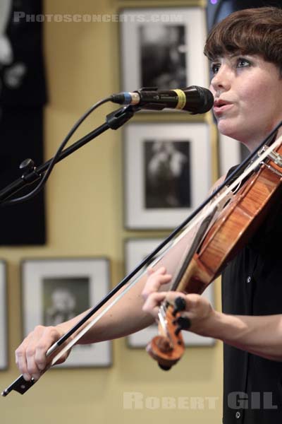 SARAH NEUFELD - 2013-05-27 - PARIS - La Maroquinerie (Cafe) - 